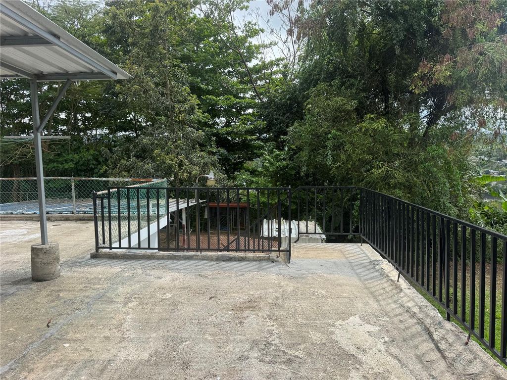 Image 17 of property listing at 5 CALLE 5 E 15, Corozal, PR 00783