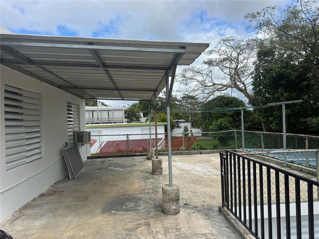 Image 18 of property listing at 5 CALLE 5 E 15, Corozal, PR 00783