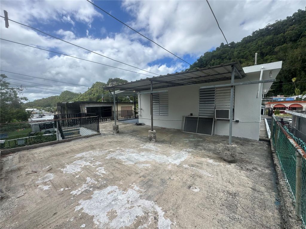 Image 19 of property listing at 5 CALLE 5 E 15, Corozal, PR 00783
