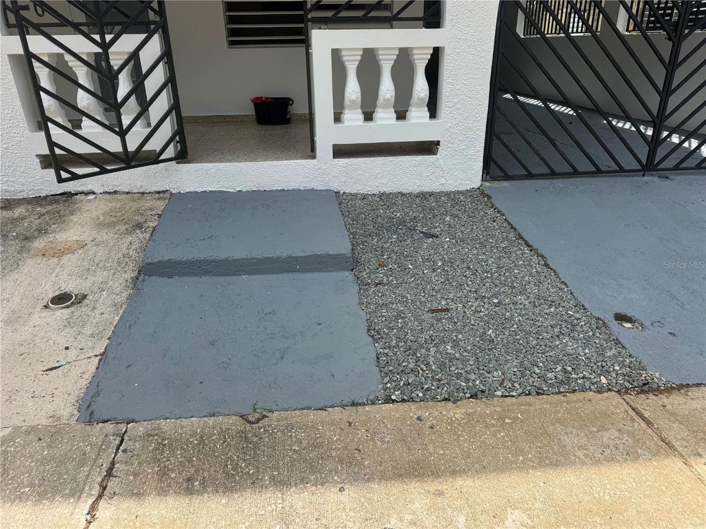 Image 4 of property listing at 5 CALLE 5 E 15, Corozal, PR 00783