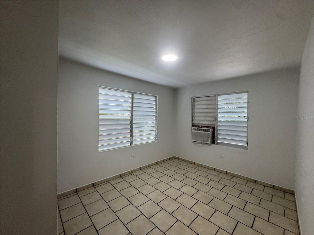 Image 35 of property listing at 5 CALLE 5 E 15, Corozal, PR 00783