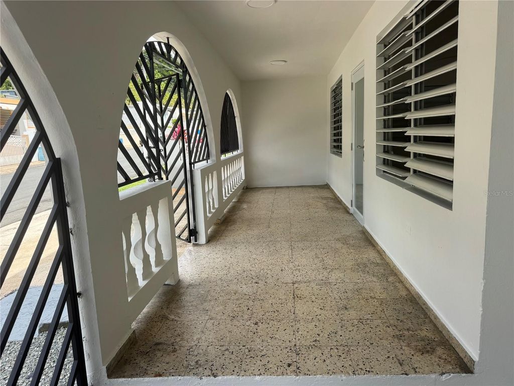 Image 5 of property listing at 5 CALLE 5 E 15, Corozal, PR 00783