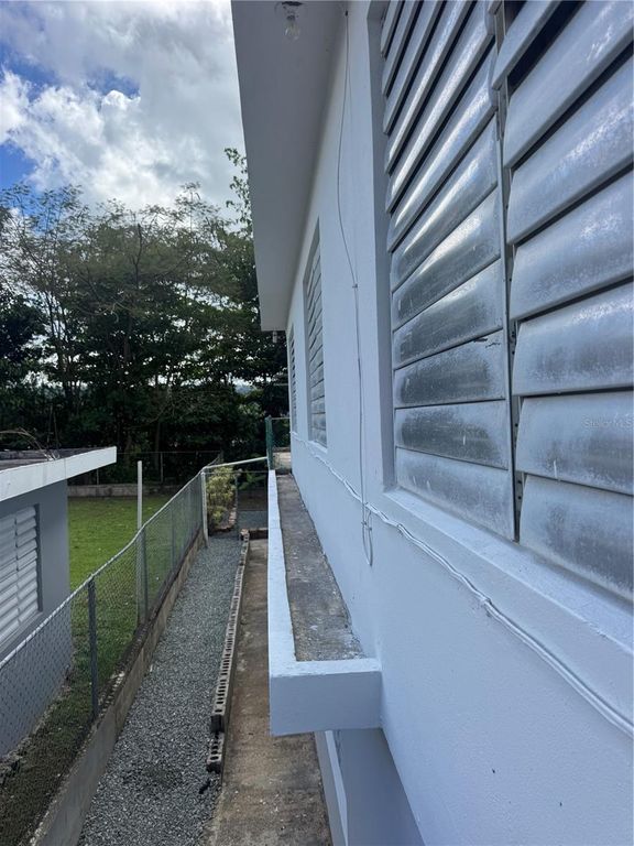 Image 42 of property listing at 5 CALLE 5 E 15, Corozal, PR 00783