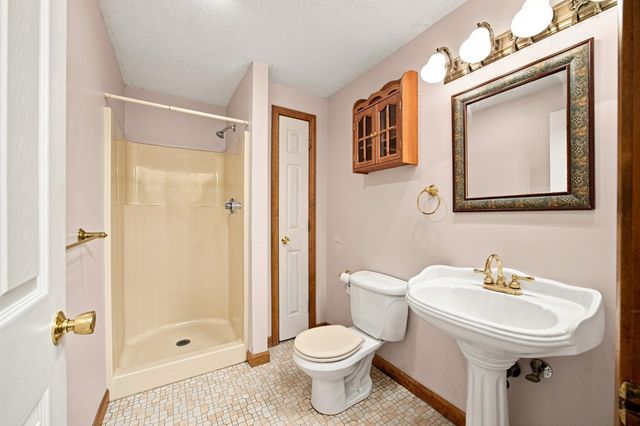 10 Mountianview Street, Wilbraham, MA 01095