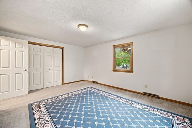 10 Mountianview Street, Wilbraham, MA 01095