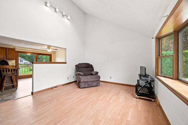 10 Mountianview Street, Wilbraham, MA 01095