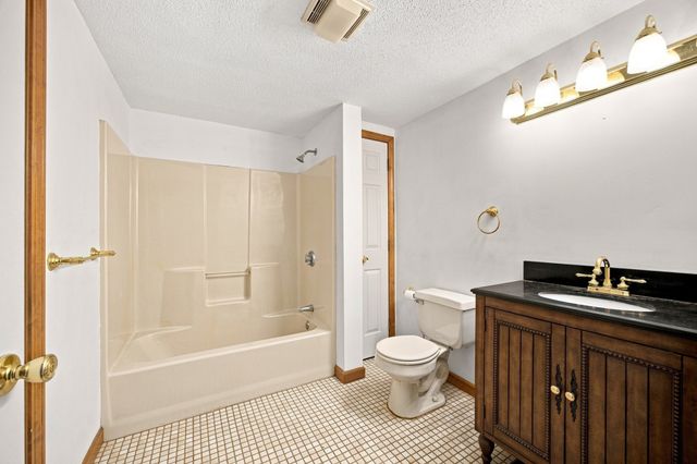 10 Mountianview Street, Wilbraham, MA 01095