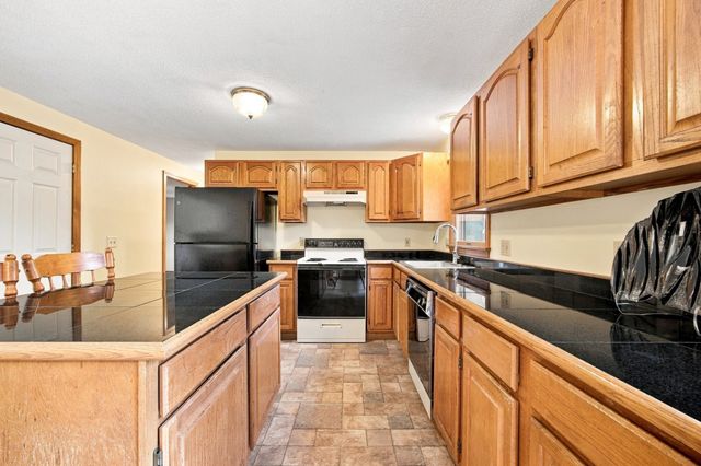 10 Mountianview Street, Wilbraham, MA 01095
