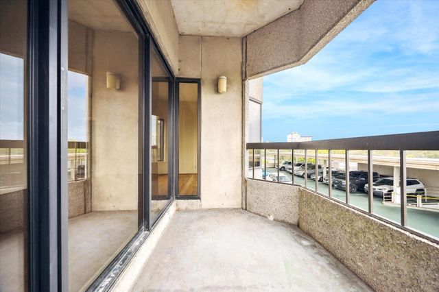 2001 Holcombe Boulevard 504, Houston, TX 77030