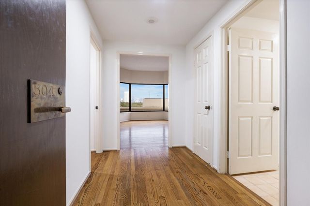 2001 Holcombe Boulevard 504, Houston, TX 77030