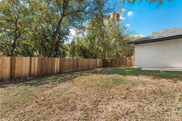 1309 Sycamore Street, Waxahachie, TX 75165