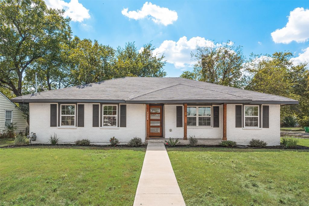 1309 Sycamore Street, Waxahachie, TX 75165