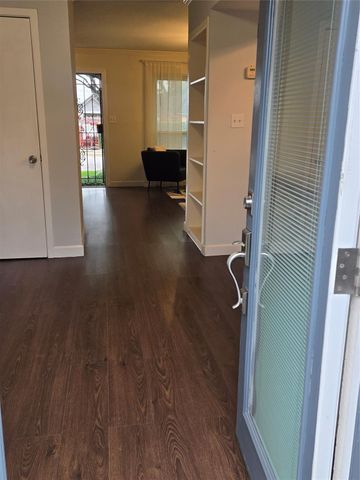 6202 Skyline Drive 7, Houston, TX 77057