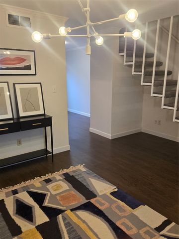 6202 Skyline Drive 7, Houston, TX 77057