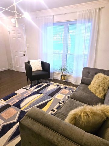 6202 Skyline Drive 7, Houston, TX 77057