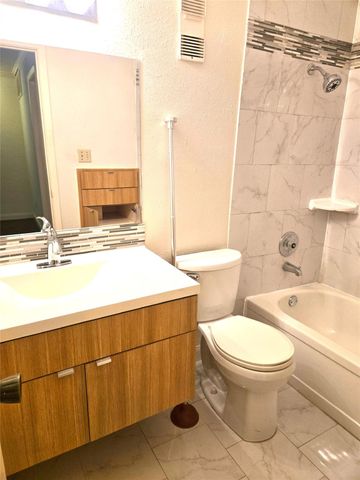 6202 Skyline Drive 7, Houston, TX 77057