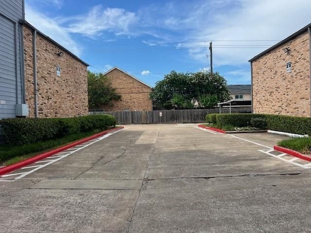 6202 Skyline Drive 7, Houston, TX 77057
