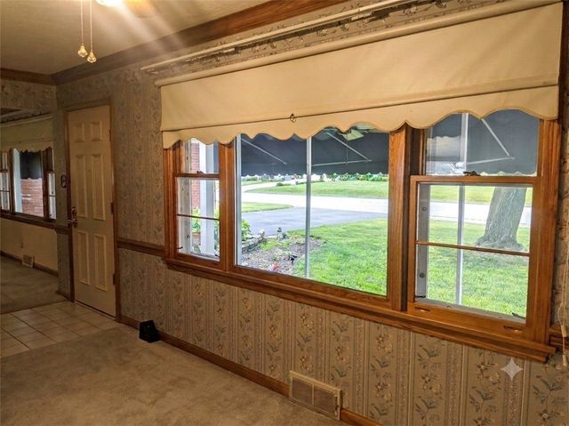 2740 Brodhead Rd, Aliquippa, PA 15001