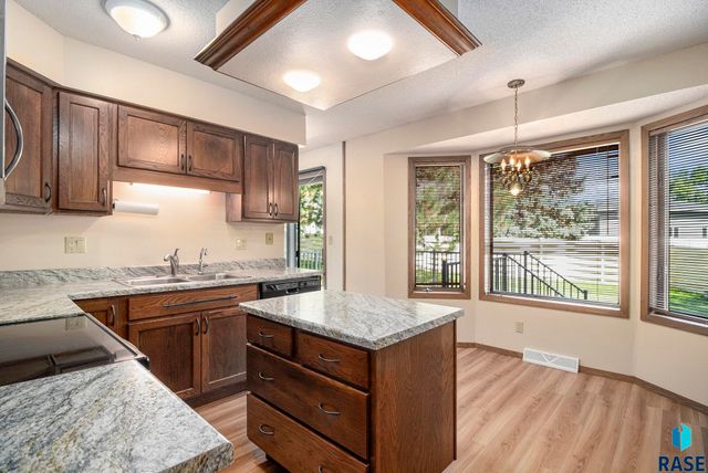 912 Jennifer St Street, Madison, SD 57042