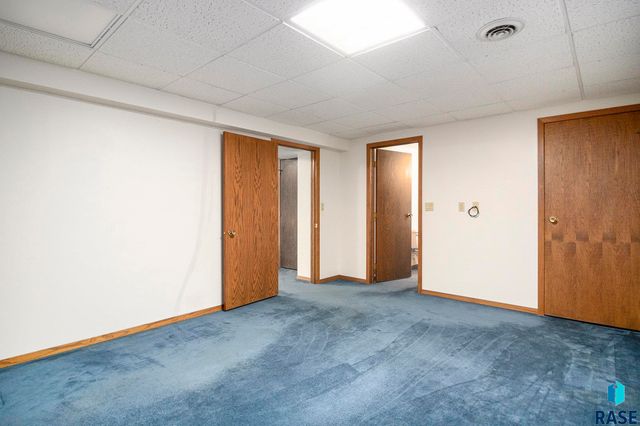 912 Jennifer St Street, Madison, SD 57042