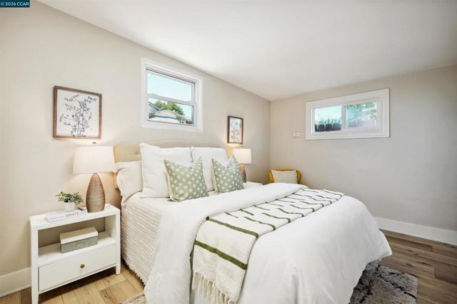 7700 7700 Garfield Ave., Oakland, CA 94605