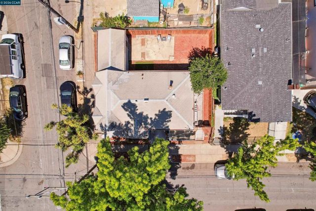 7700 7700 Garfield Ave., Oakland, CA 94605