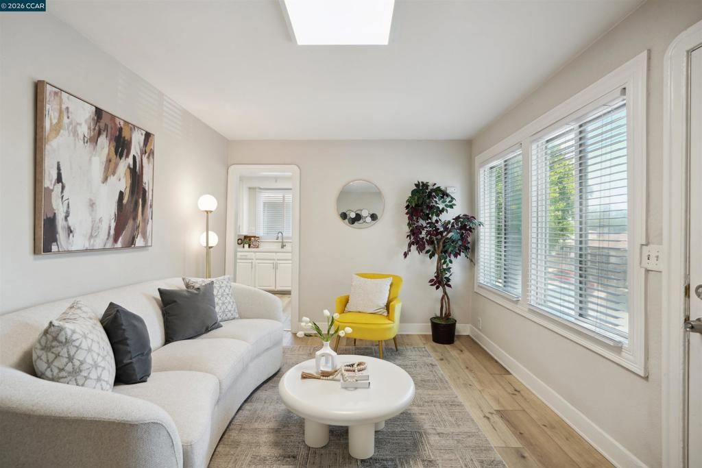 7700 7700 Garfield Ave., Oakland, CA 94605