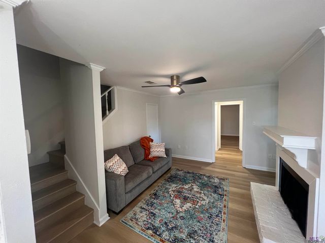 406 Longwood Ct, Baton Rouge, LA 70806