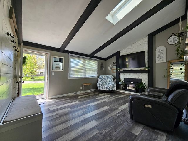 17225 40th Avenue Court N, East Moline, IL 61244