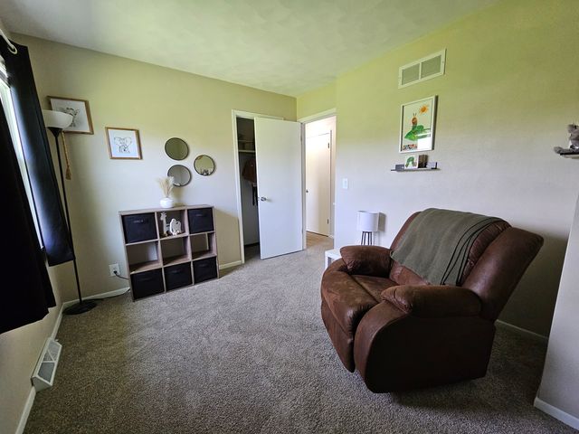 17225 40th Avenue Court N, East Moline, IL 61244