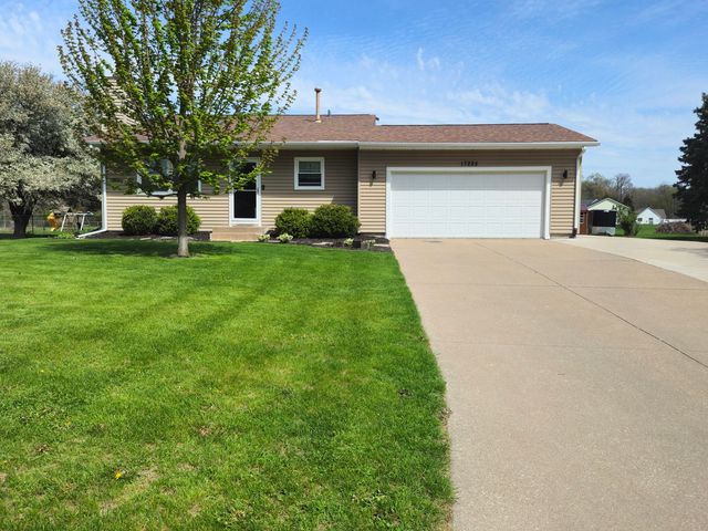 17225 40th Avenue Court N, East Moline, IL 61244
