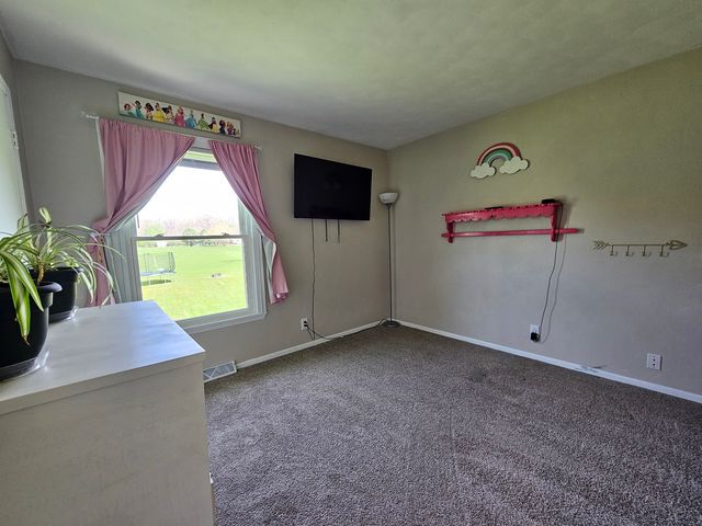 17225 40th Avenue Court N, East Moline, IL 61244