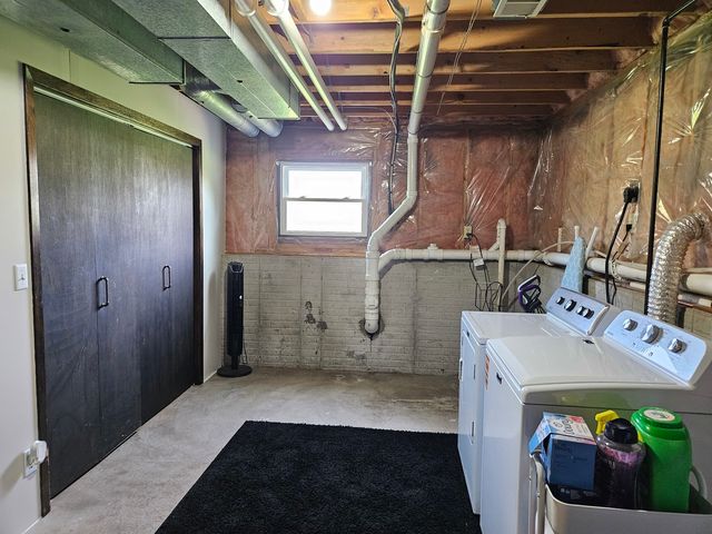 17225 40th Avenue Court N, East Moline, IL 61244