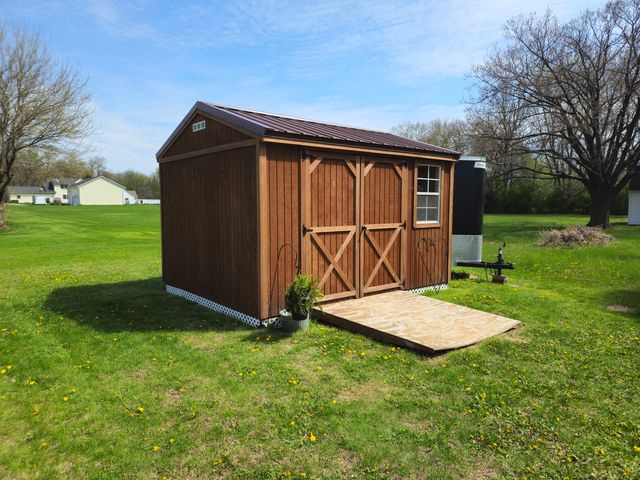 17225 40th Avenue Court N, East Moline, IL 61244