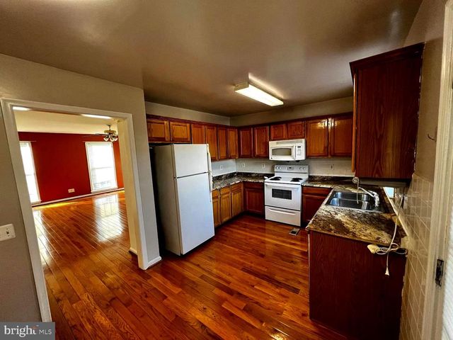 4009 TIMBER OAK TRL, Fairfax, VA 22033