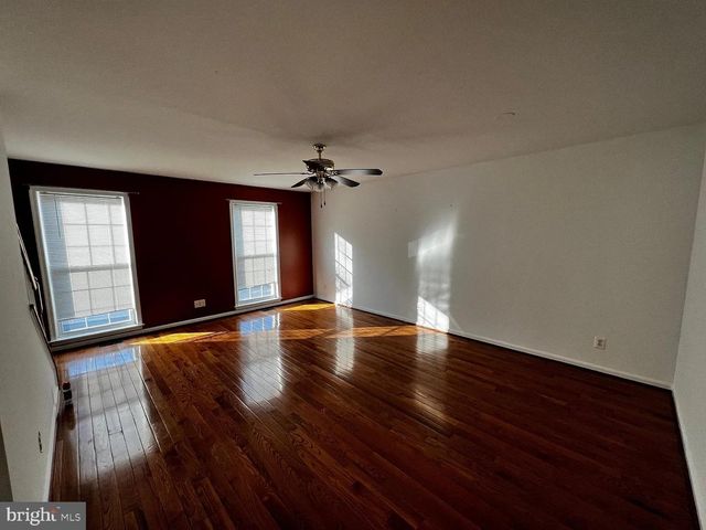 4009 TIMBER OAK TRL, Fairfax, VA 22033