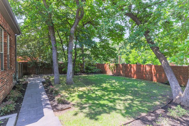 5517 Yellow Birch Drive, Fort Worth, TX 76244
