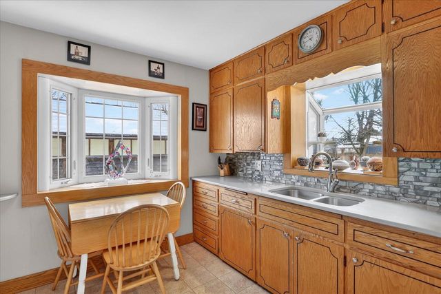 464 N Pine Street, Janesville, WI 53548