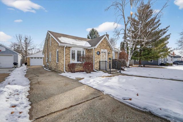 464 N Pine Street, Janesville, WI 53548