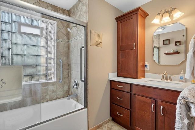 464 N Pine Street, Janesville, WI 53548