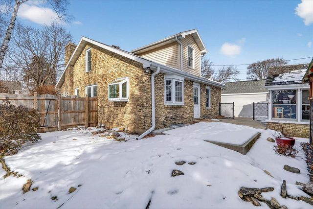 464 N Pine Street, Janesville, WI 53548