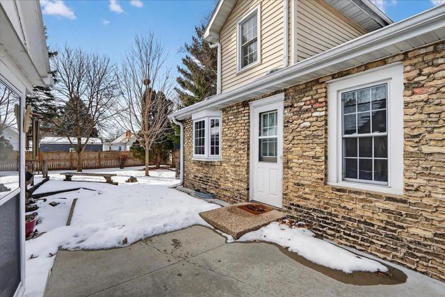 464 N Pine Street, Janesville, WI 53548