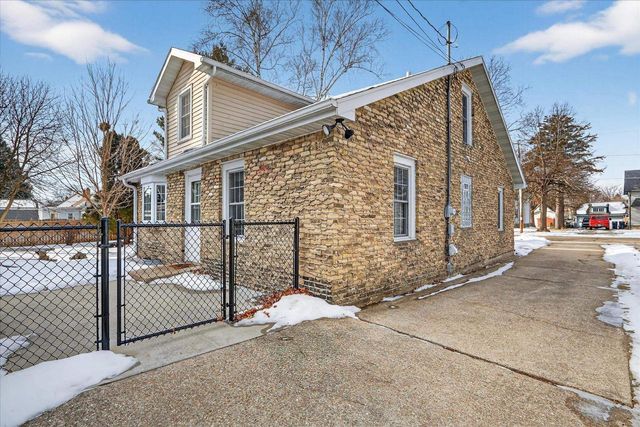 464 N Pine Street, Janesville, WI 53548