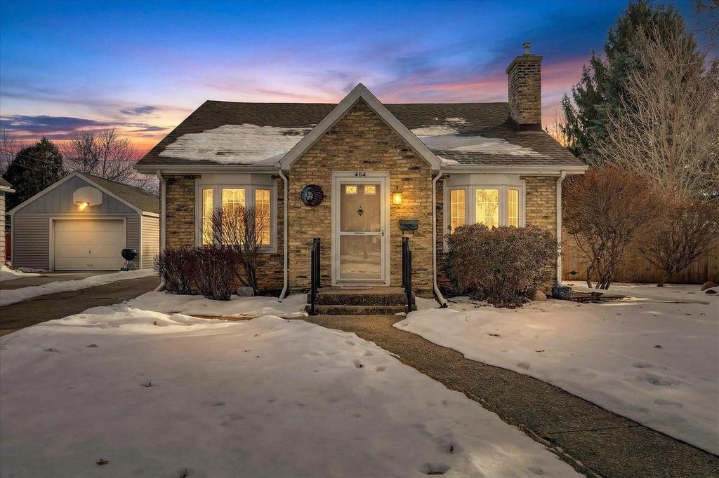 464 N Pine Street, Janesville, WI 53548