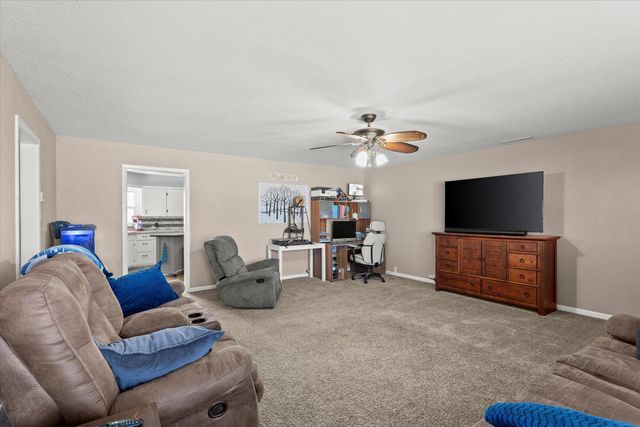 110 W Monroe Street, Levelland, TX 79336