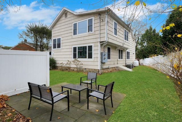 119 Forest Street, New Canaan, CT 06840