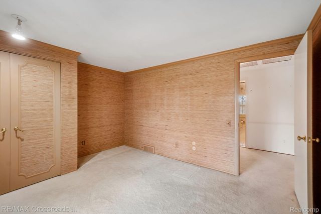 4142 Waterwheel Lane, Bloomfield Hills, MI 48302