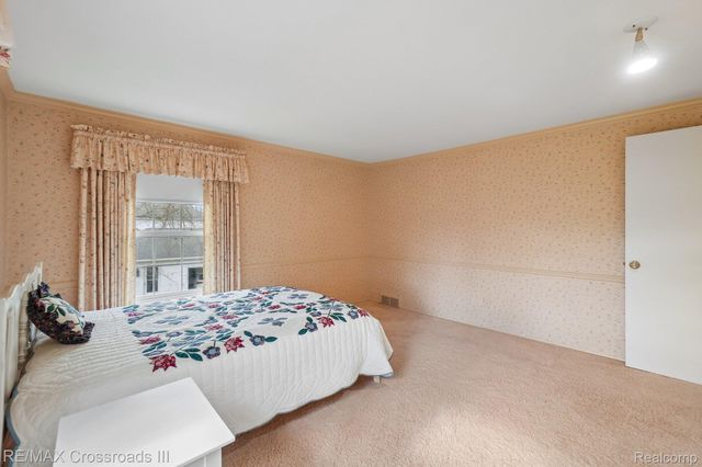 4142 Waterwheel Lane, Bloomfield Hills, MI 48302