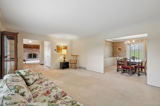 4142 Waterwheel Lane, Bloomfield Hills, MI 48302