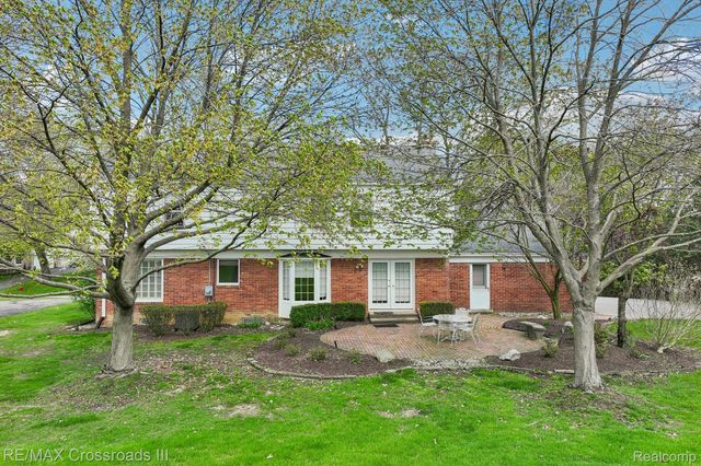 4142 Waterwheel Lane, Bloomfield Hills, MI 48302